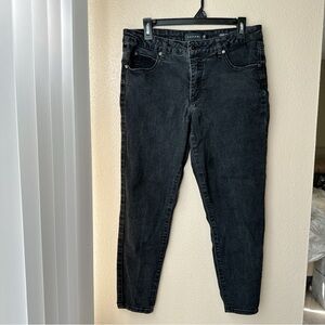 🩷 Tahari Washed Black Skinny Jeans - Size 12/31